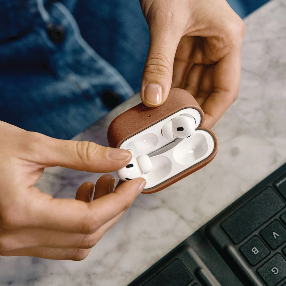 Futrola UNIQ Lyden Vex za Apple AirPods Pro 3, Braon