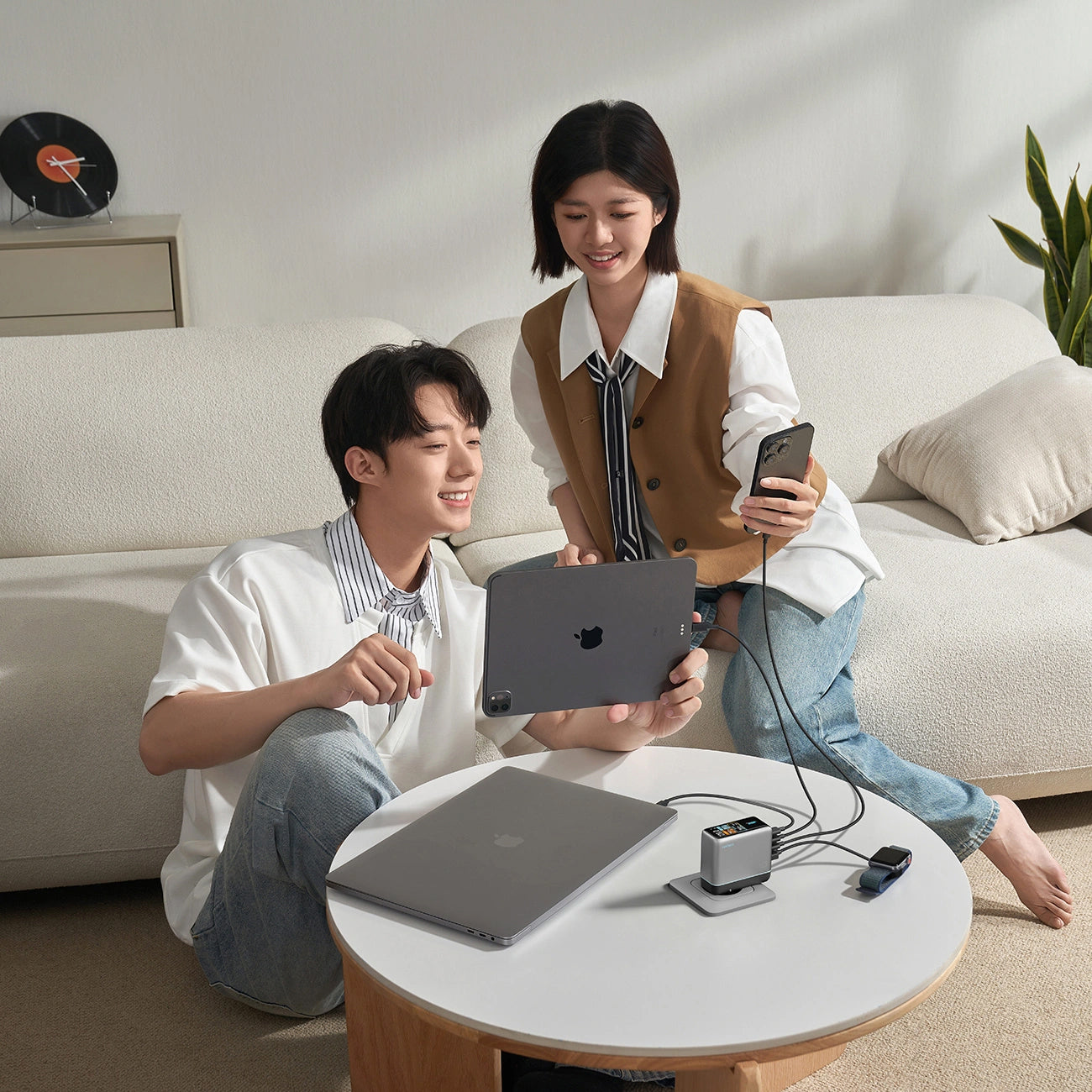 Punjač za mrežu sa USB-C kablom Cuktech AD1204U Display, 120W, 6A, 1 x USB-A - 2 x USB-C, Srebrni