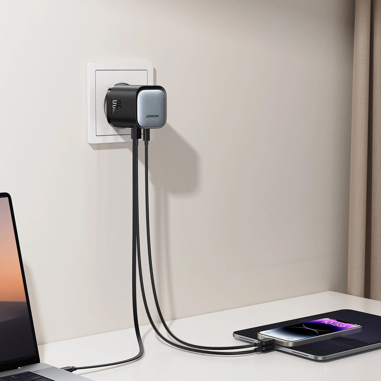 Punjač za mrežu sa USB-C kablom Joyroom JR-TCL02, 65W, 3A, 1 x USB-A - 1 x USB-C, crni