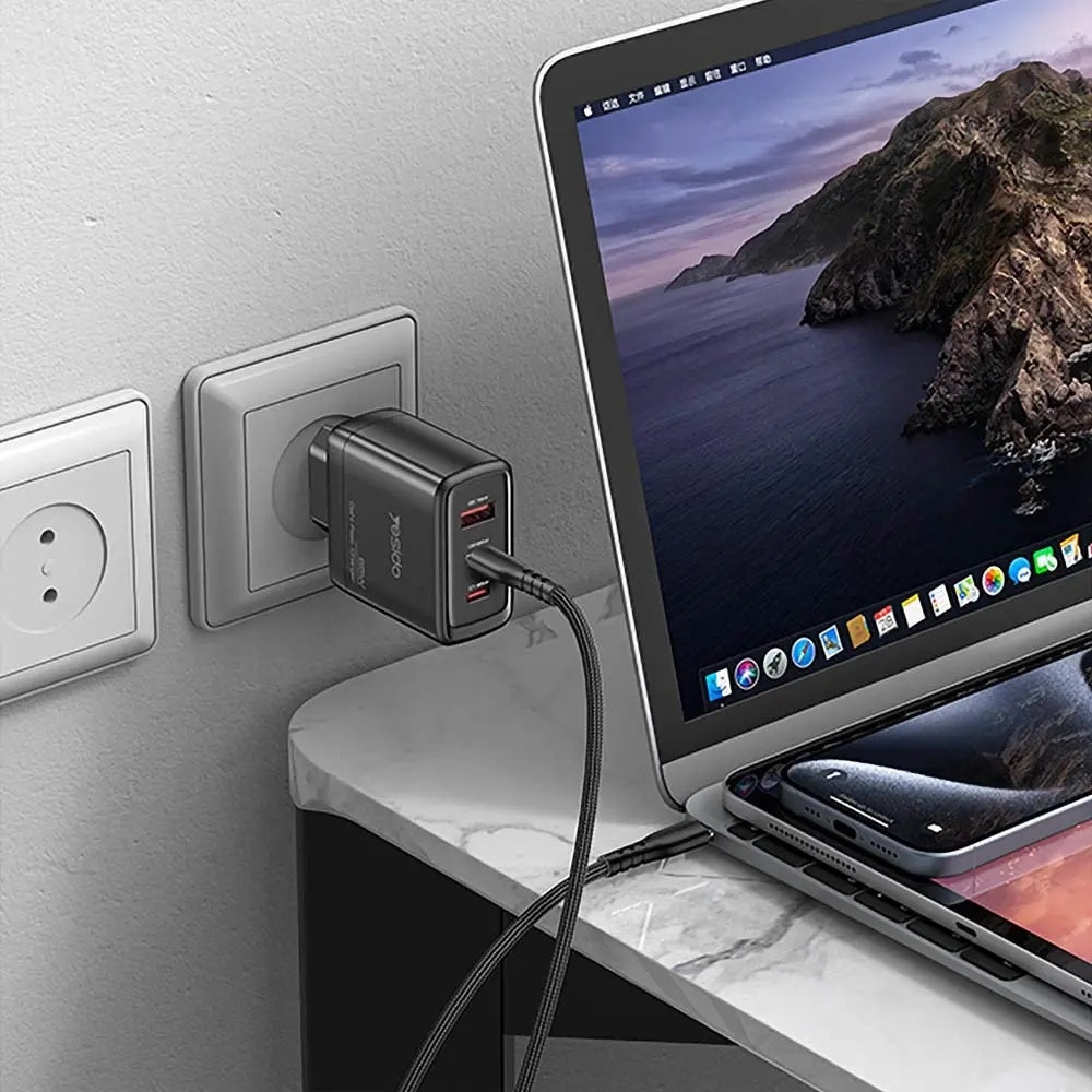Punjač mreže sa USB-C kablom Yesido YC144C, 65W, 3.25A, 1 x USB-A - 2 x USB-C, Crni
