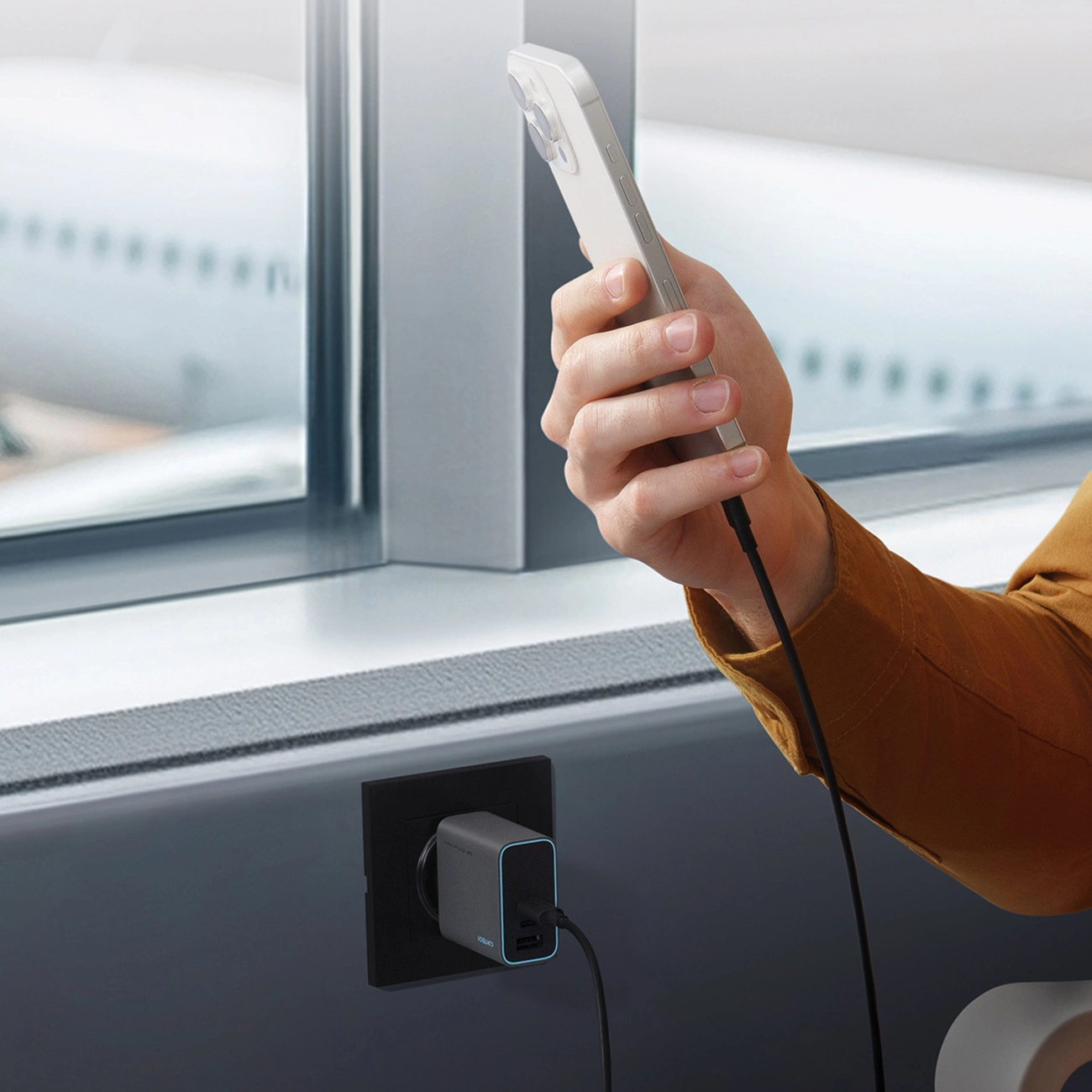 Punjač za mrežu Cuktech, 65W, 3A, 1 x USB-A - 2 x USB-C, Sivi CUKAD653EUGR