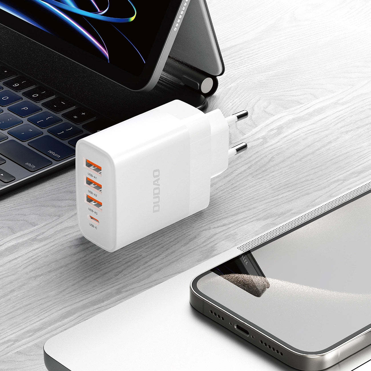 Punjač za mrežu Dudao A5HEU, 20W, 3A, 1 x USB-C - 3 x USB-A, Beli