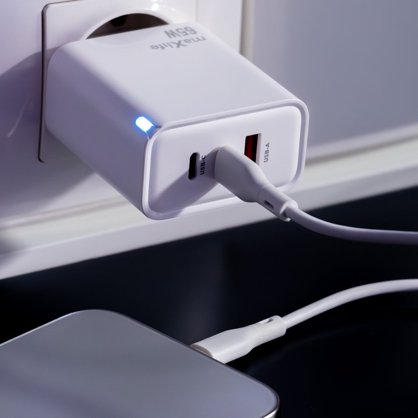 Punjač za mrežu MaXlife MXTC-09-65ACC, 65W, 3.25A, 1 x USB-A - 2 x USB-C, Beli