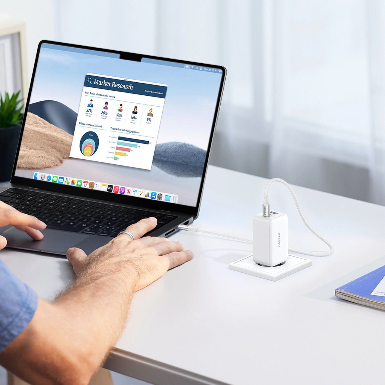 Punjač UGREEN CD244, 65W, 3A, 1 x USB-A - 2 x USB-C, Beli