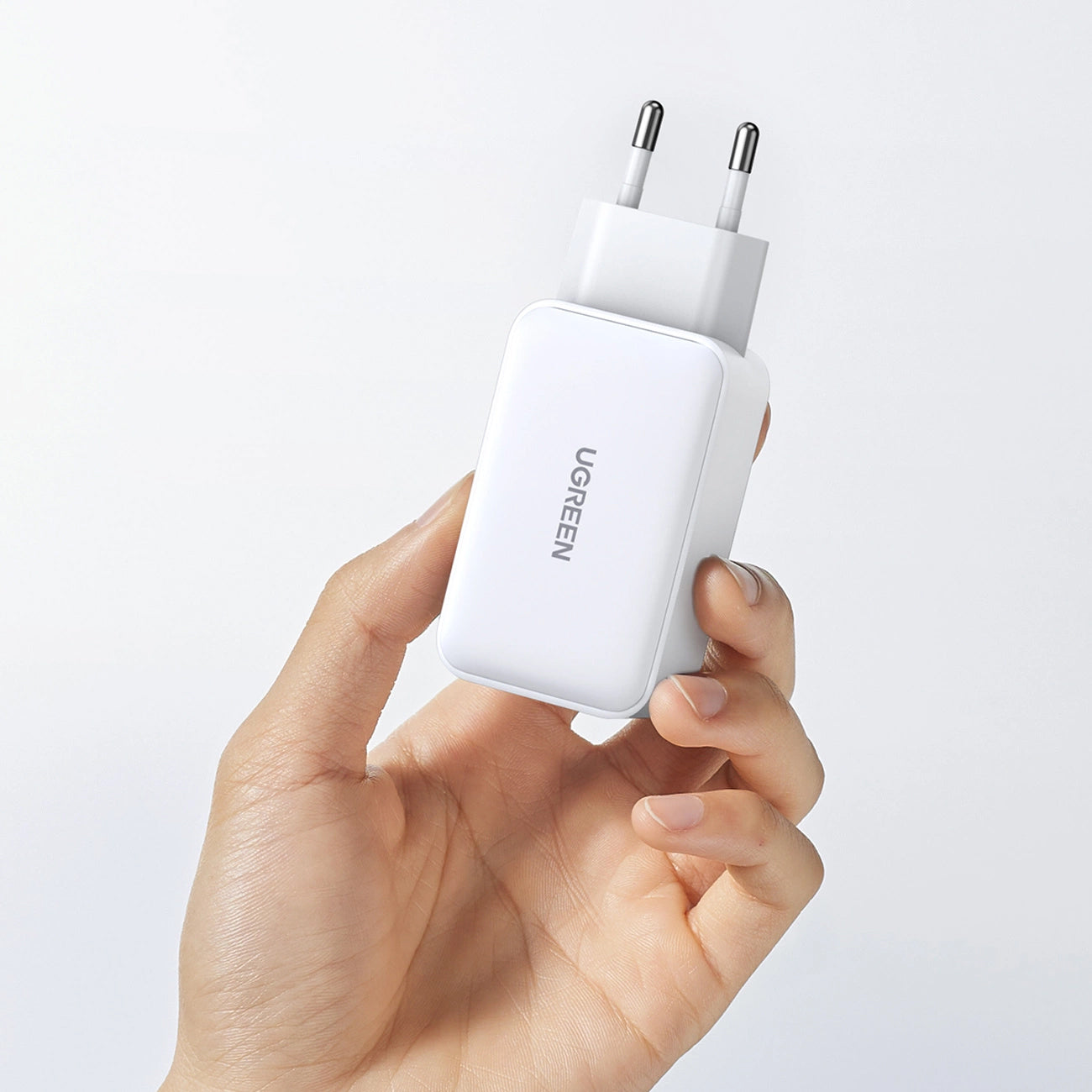 Punjač UGREEN CD244, 65W, 3A, 1 x USB-A - 2 x USB-C, Beli