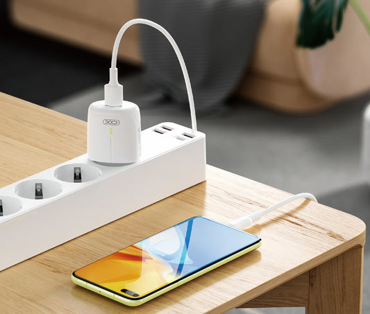 Punjač Mreže XO Design L114, 20W, 3A, 1 x USB-A - 1 x USB-C, Beli