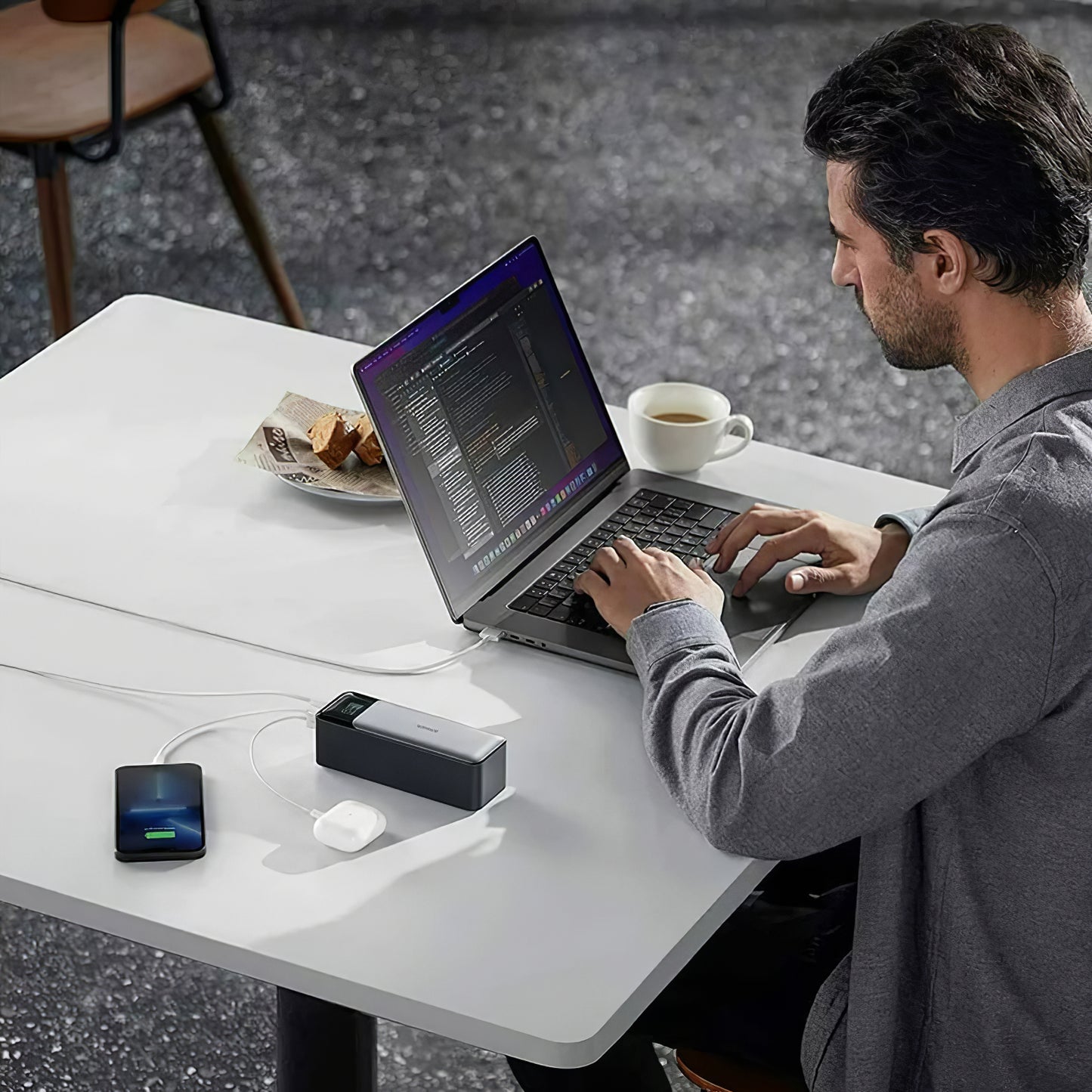 Vanjska baterija Anker 737, 24000mAh, 140W, QC + PD, 1 x USB-A - 2 x USB-C, Crna A1289011