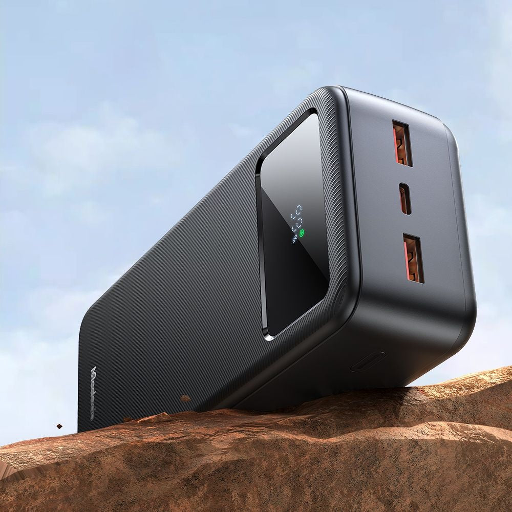 Eksterna baterija McDodo MC-4240, 30000mAh, 22.5W, QC + PD, 2 x USB-A - 1 x USB-C, Crna