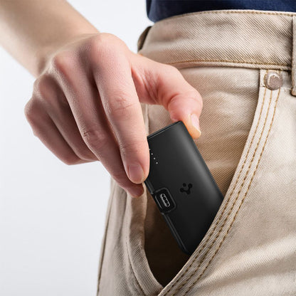 Spoljna baterija Spigen, 5000mAh, 22.5W, PD, 1 x USB-C, Crna