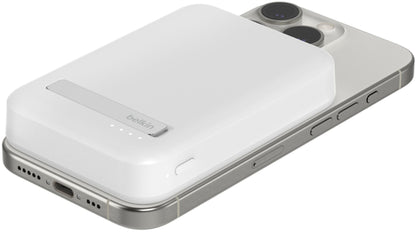 Bežična eksterna baterija Belkin BoostCharge Pro sa postoljem, 8000mAh, 15W, FQI, 1 x QI - 1 x USB-C, Bela BPD007btWH
