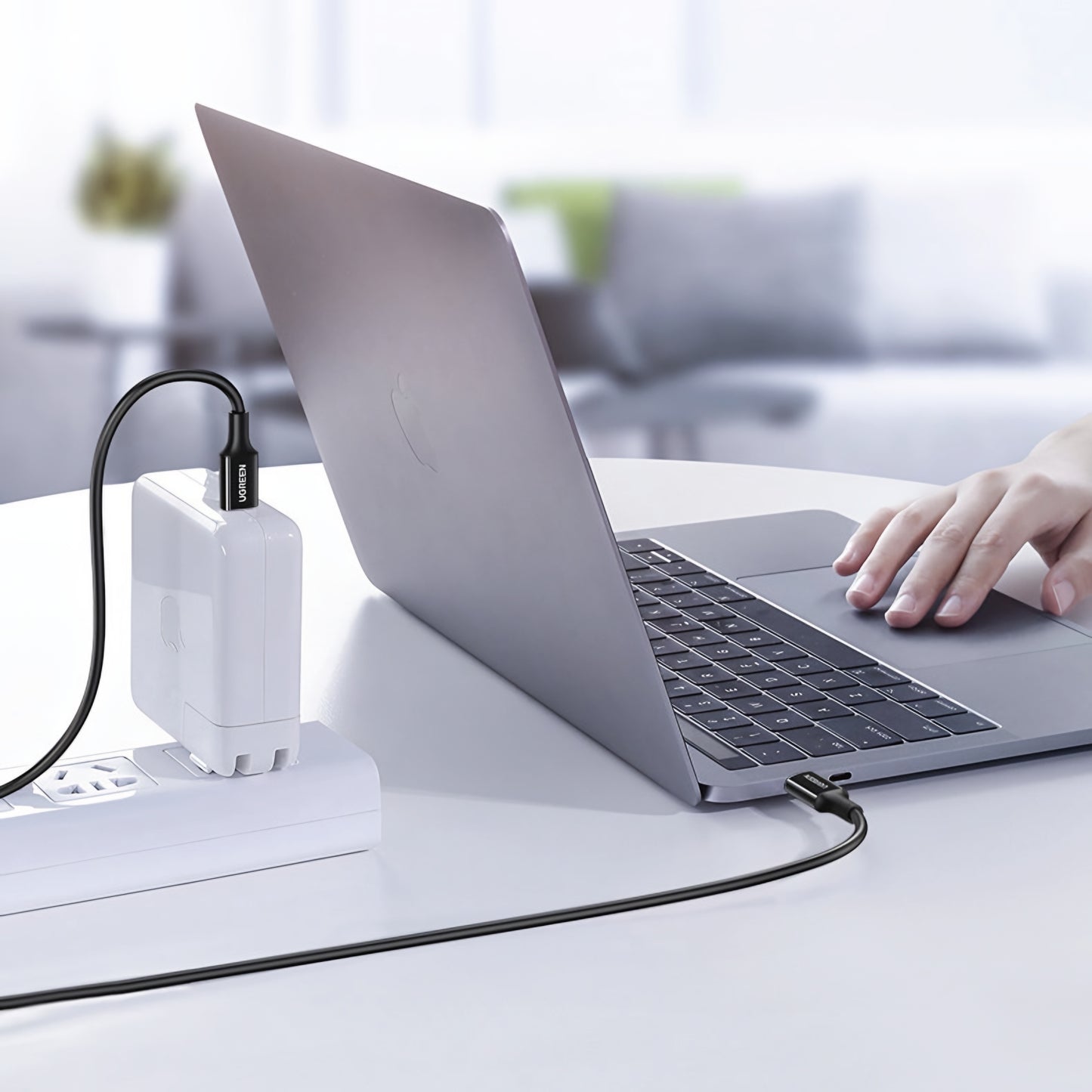 Kabl za podatke i punjenje USB-C - USB-C UGREEN US300, 100W, 2m, Bela
