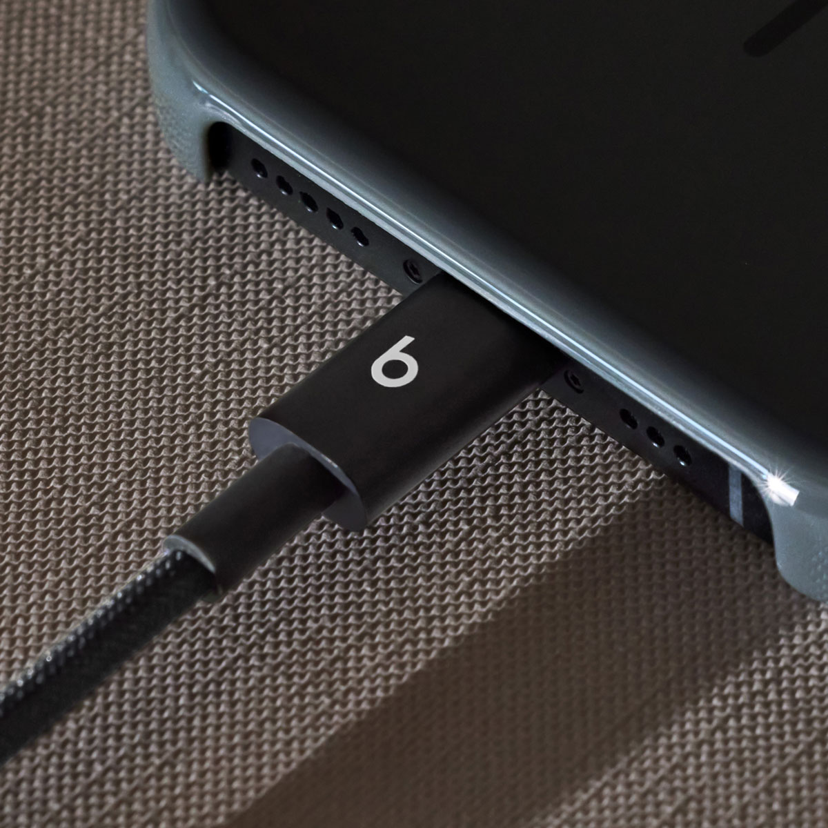 Kabl za podatke i punjenje USB-C - USB-C Beats, 1.5m, Crni MDGA4ZM/A