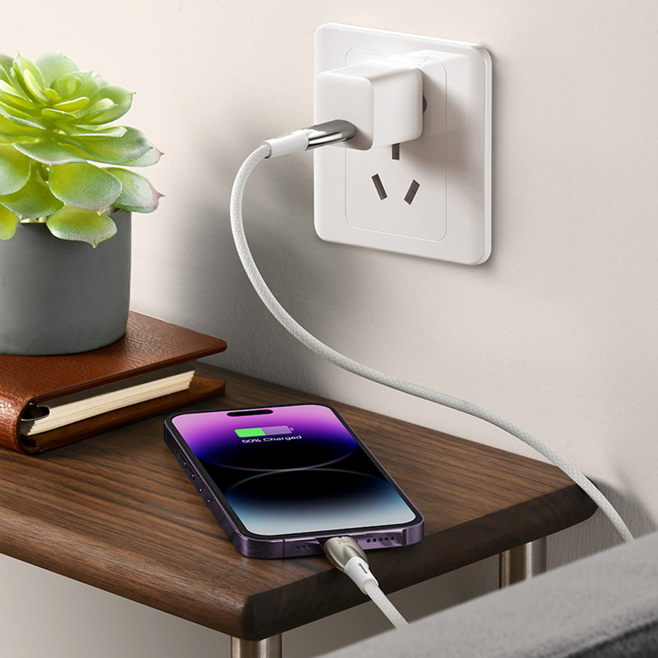 Kabel za Prijenos Podataka i Punjenje USB-A - Lightning Baseus Glimmer Series, 20W, 2m, Crni
