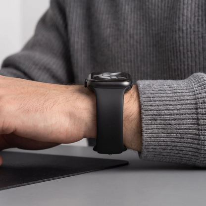 Tech-Protect silikonska narukvica za Apple Watch 49mm / 46mm / 45mm / 44mm serija, crna