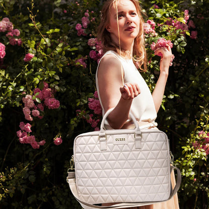 Torba Guess Quilted za laptop od 15 inča, crna