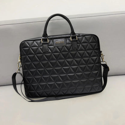 Torba Guess Quilted za laptop od 15 inča, roze boje