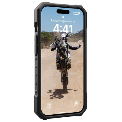 MagSafe futrola za Apple iPhone 15 Pro, Urban Armor Gear, Pathfinder, Srebrna