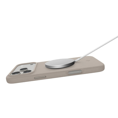 Futrola MagSafe za Apple iPhone 17 Pro Max, Spigen, Silicone Fit, Krem