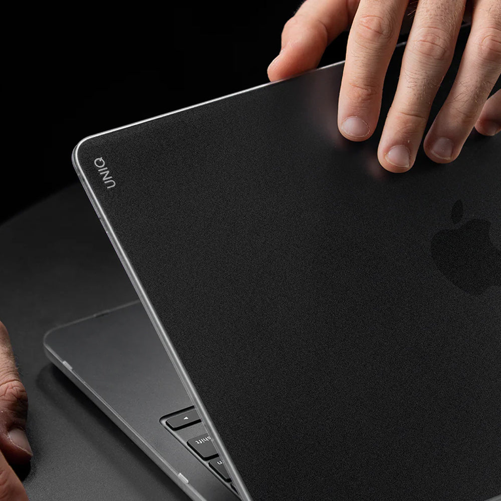 Futrola UNIQ Claro za Apple MacBook Pro 16inch (2026) / (2024) / (2023) / (2021), Siva Mat