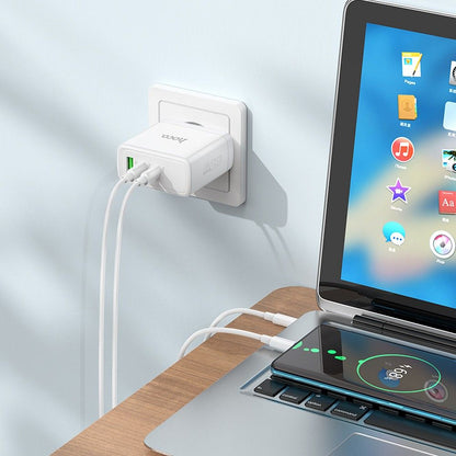 Punjač za mrežu HOCO N30, 65W, 3.25A, 1 x USB-A - 2 x USB-C, Beli