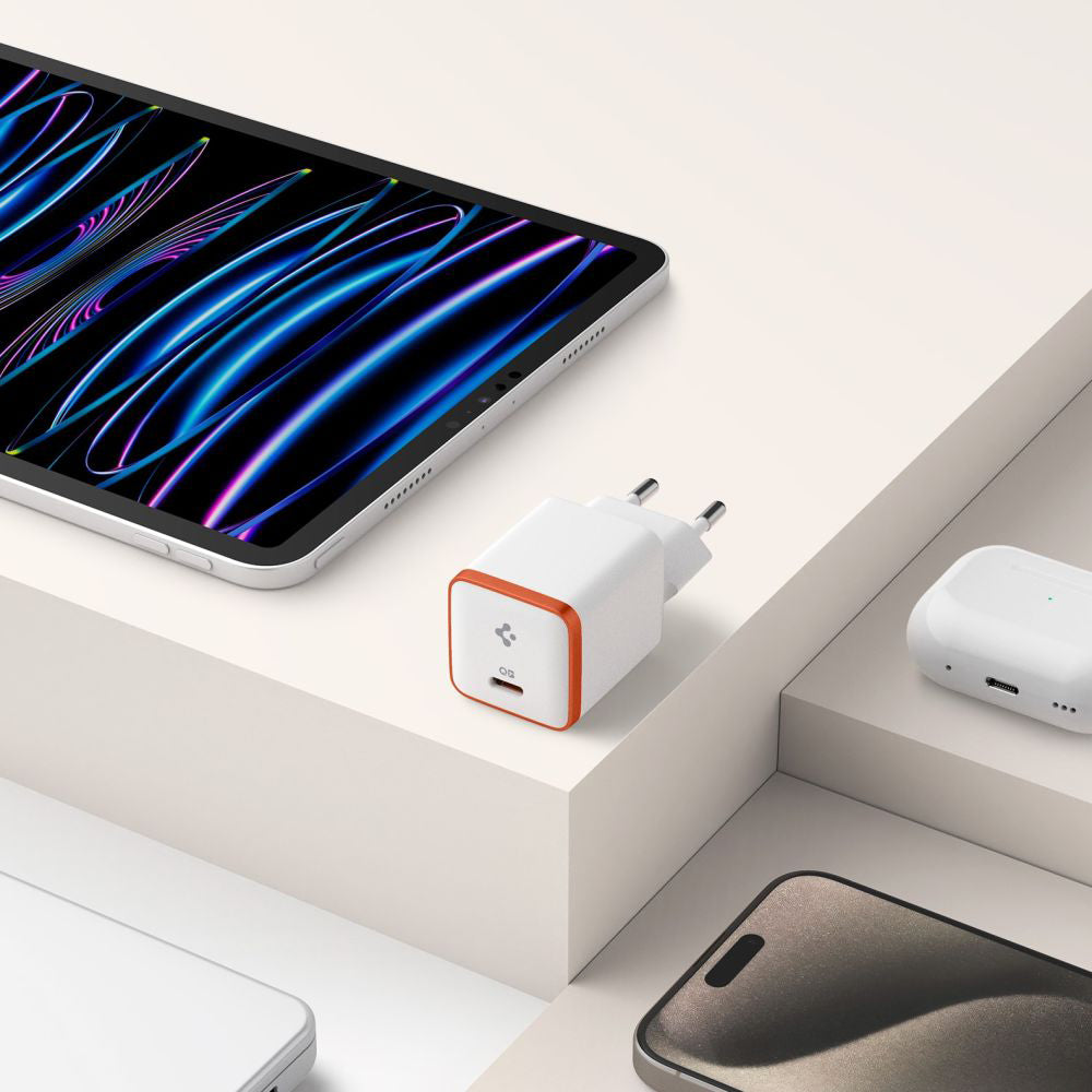 Mrežni punjač Spigen EE301EU Essential, 30W, 3A, 1 x USB-C, Bela ACH08449