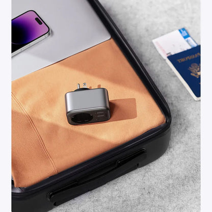 Punjač mreže UGREEN 15289 US, 30W, 3A, 2 x USB-A - 1 x USB-C - 1 x Schuko, Crni