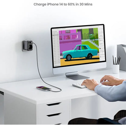 Punjač mreže UGREEN 15289 US, 30W, 3A, 2 x USB-A - 1 x USB-C - 1 x Schuko, Crni