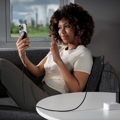 Bežični punjač ESR HaloLock, 15W, 1.67A, Crni