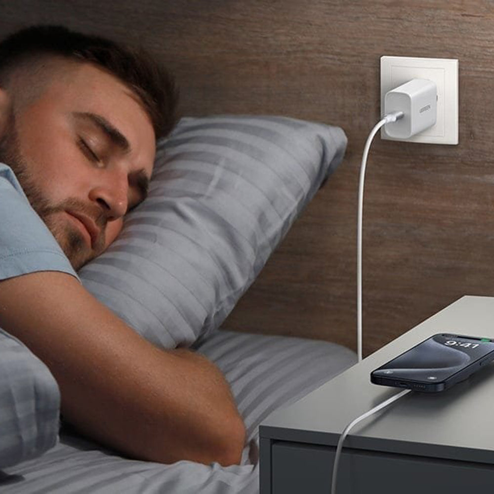 Bežični punjač UGREEN W703, 15W, 1.67A, Bel