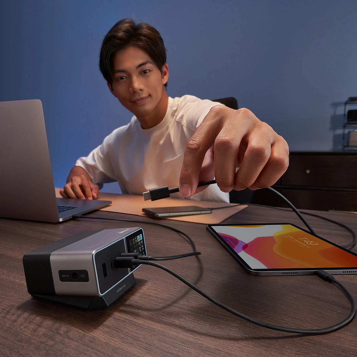 Punjač Stanica Cuktech TA3005U, 300W, 1 x DC - 1 x USB-A - 3 x USB-C, Siva
